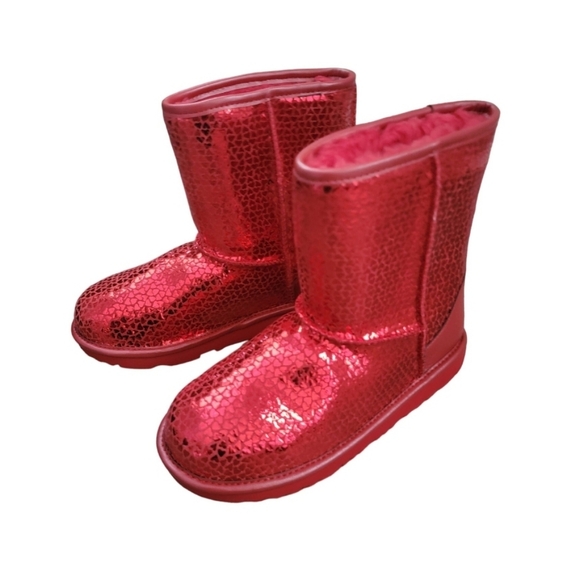 NWOT Ugg - Kids Classic II Gel Hearts Short Boots size 4 Big Kids - Picture 3 of 6